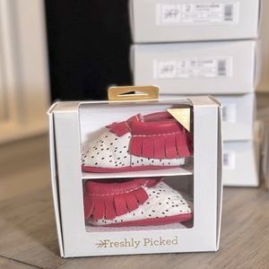 Sz 2 *Rare* Freshly Picked Fringed Soft Soles, Dragon Fruit with Box!